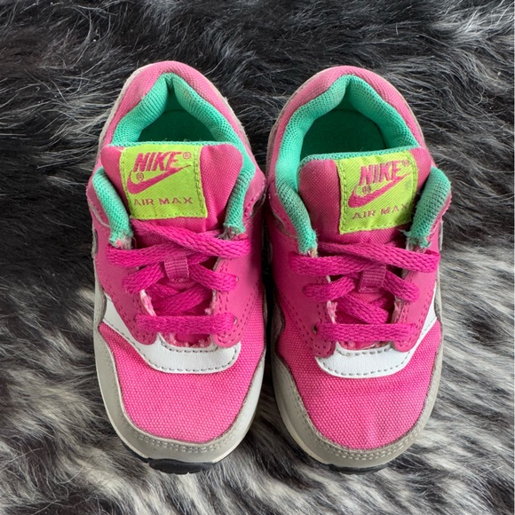 Nike Air Sneakers - Picture 3 of 6